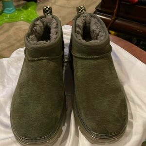 Beautiful green new Ugg boots